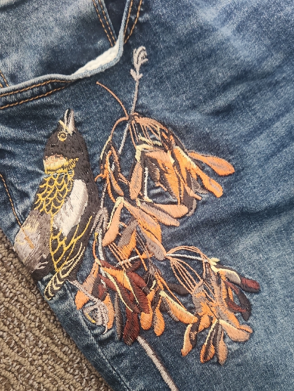 Driftwood Jackie Embroided Jeans Size 32 - Picture 15 of 16